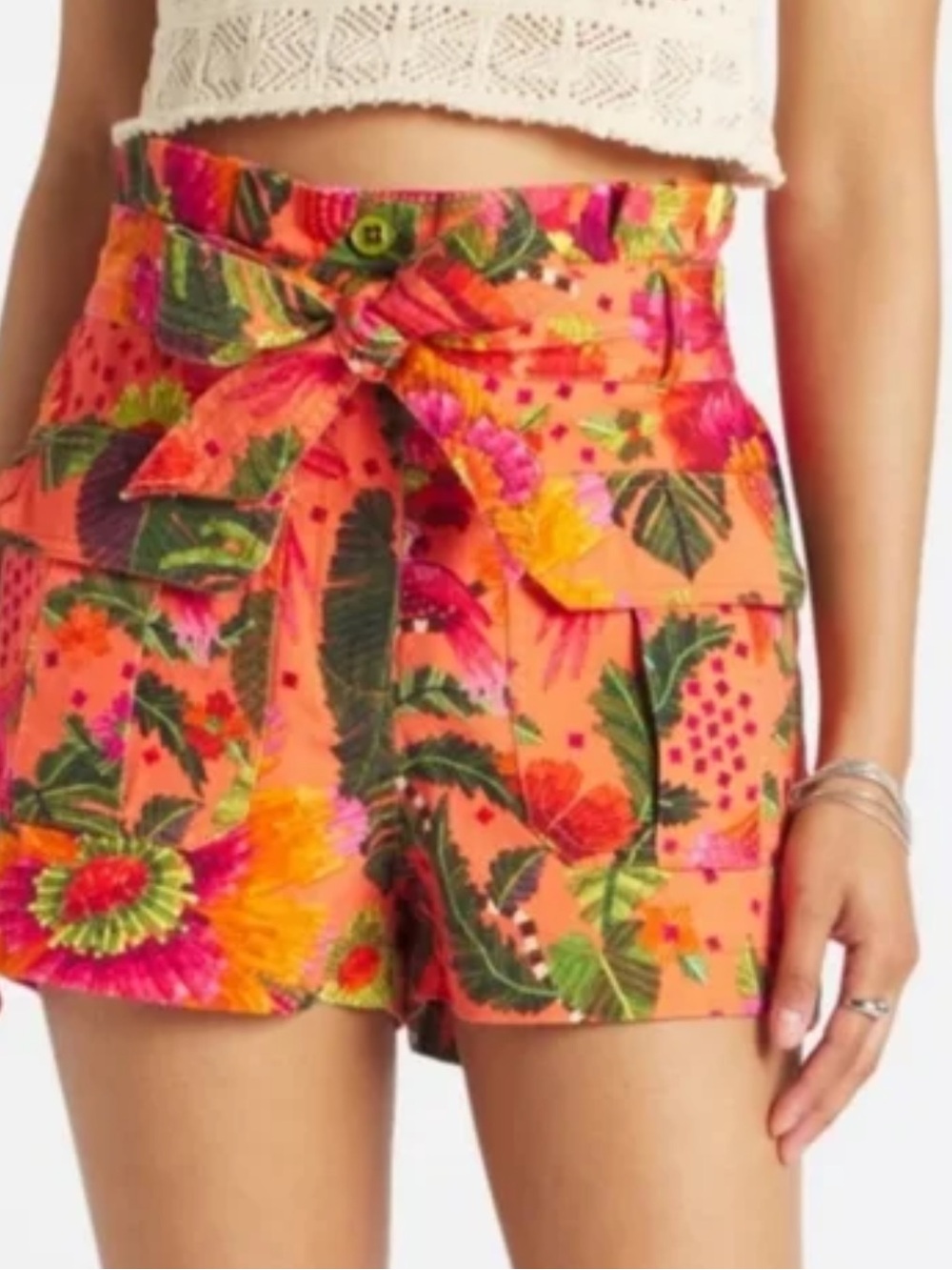 NWOT retail $135 size XS #FarmRio
Blooming Garden Orange Shorts.